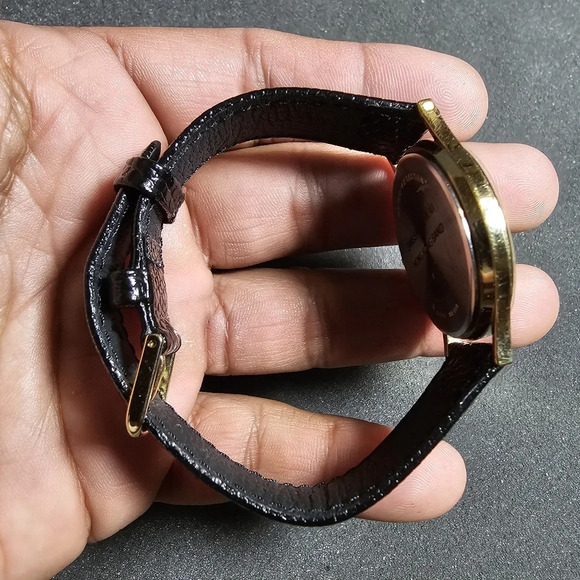 Wittnauer H & R BLOCK 10 YEARS Service Award Quartz Watch Gold Tone Working show - Picture 6 of 9